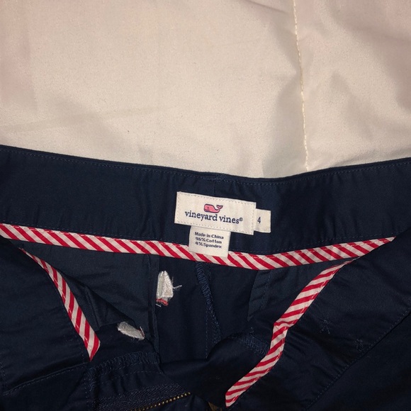 Vineyard Vines sailboat embroidered shorts! - Picture 3 of 4